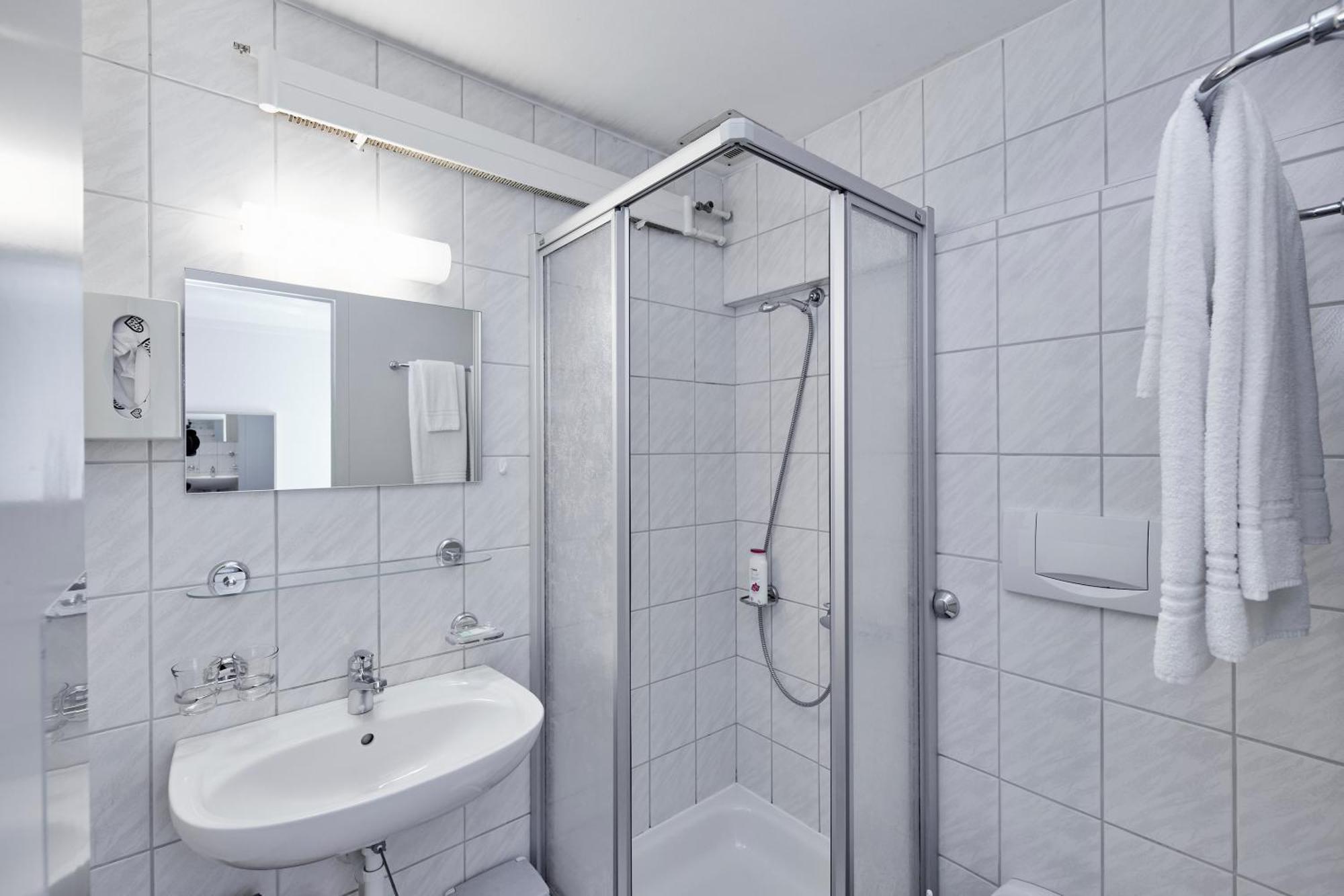 Hotel Rotes Haus Brugg  Esterno foto