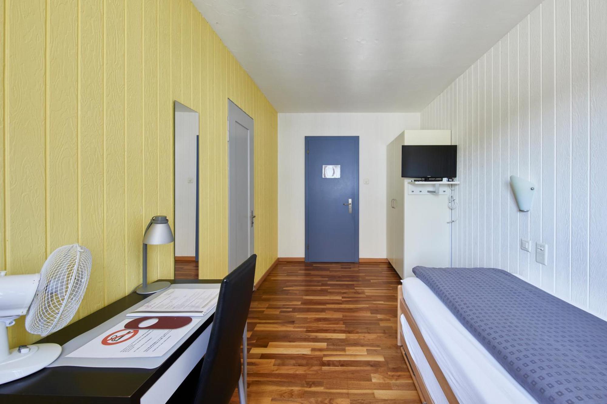 Hotel Rotes Haus Brugg  Esterno foto