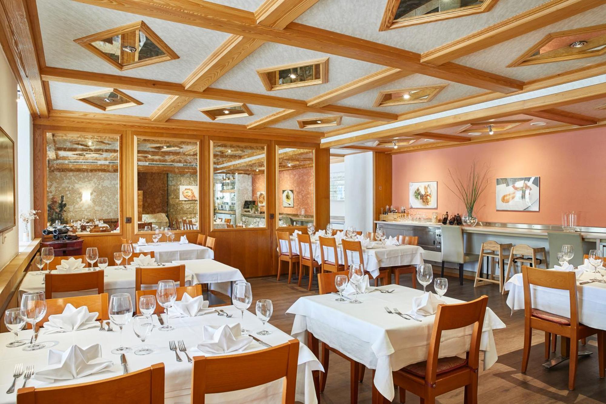 Hotel Rotes Haus Brugg  Esterno foto