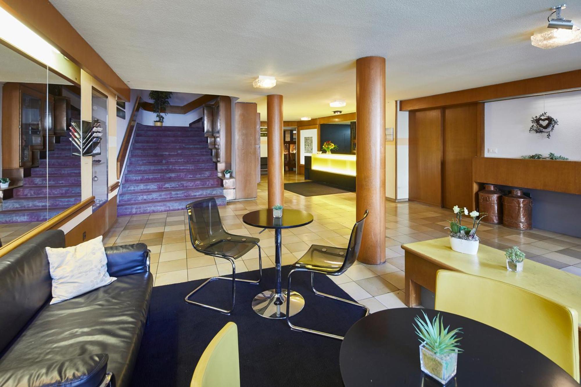 Hotel Rotes Haus Brugg  Esterno foto